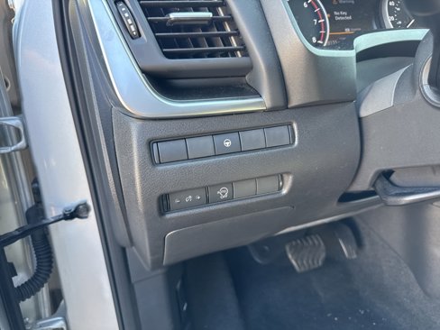Used 2023 Nissan Rogue SV image 15