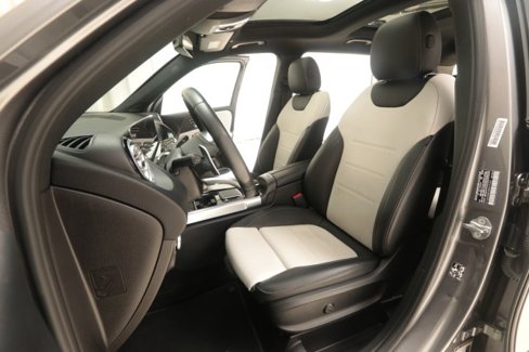 Used 2021 Mercedes-Benz GLB 35 AMG 4MATIC image 38