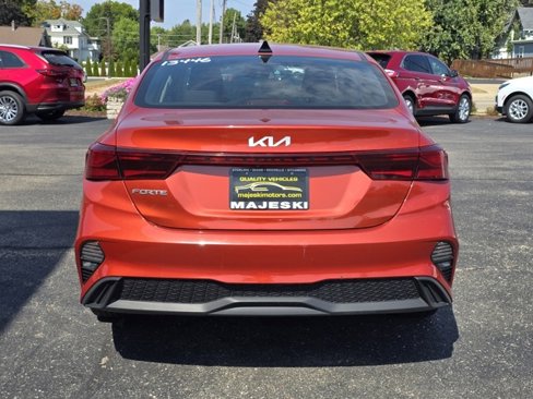 Used 2022 Kia Forte LXS image 6