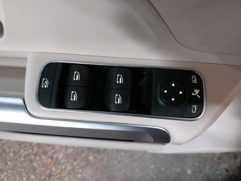 Used 2021 Mercedes-Benz GLB 250 image 29