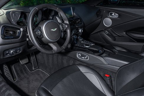 Used 2020 Aston Martin V8 Vantage Coupe image 23