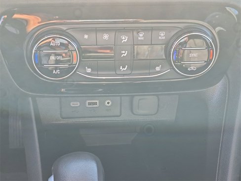 Used 2023 Buick Encore GX Select image 25