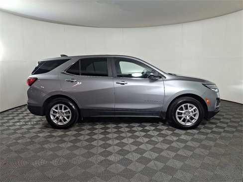 Used 2023 Chevrolet Equinox LT w/ Driver Convenience Package image 11