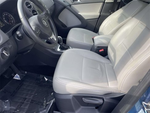 Used 2017 Volkswagen Tiguan Limited image 15