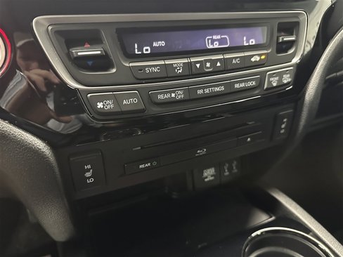 Used 2016 Honda Pilot Touring image 27