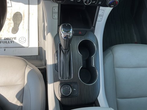 Used 2019 GMC Acadia SLT image 14