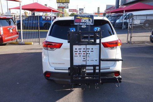Used 2017 Toyota Highlander FWD V6 image 7