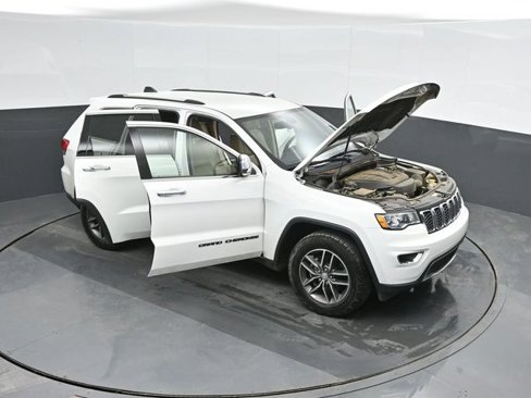 Used 2018 Jeep Grand Cherokee Limited image 47