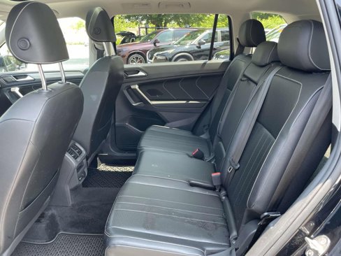 Used 2022 Volkswagen Tiguan SE image 11