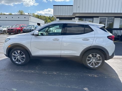Certified 2022 Buick Encore GX Essence w/ Experience Buick Package image 6