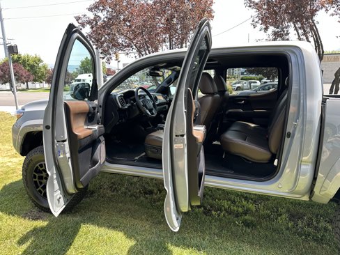 Used 2020 Toyota Tacoma Limited image 21