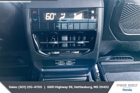 Used 2023 Jeep Grand Cherokee L Laredo image 25
