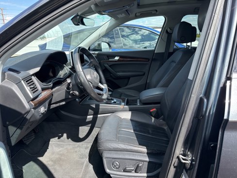 Used 2020 Audi Q5 e Premium w/ Convenience Package image 5