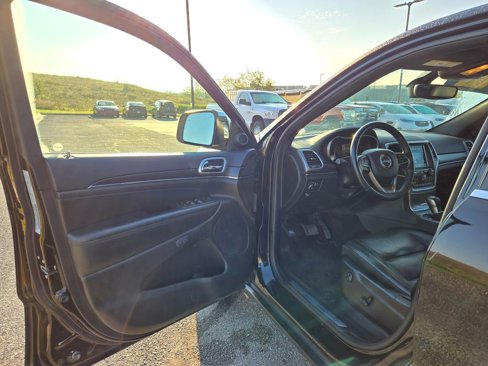Used 2018 Jeep Grand Cherokee Limited image 10