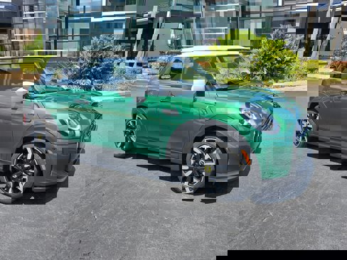 Certified 2024 MINI Cooper SE image 2
