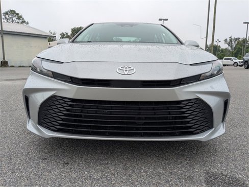 Used 2025 Toyota Camry Hybrid image 8