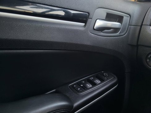 Used 2023 Chrysler 300 Touring w/ Sport Appearance Package image 22