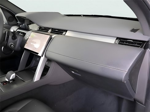 New 2025 Land Rover Discovery Sport Dynamic SE image 12