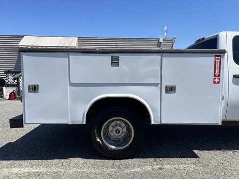 Used 2014 Chevrolet Silverado 3500 W/T image 56