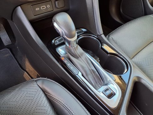 Used 2022 Buick Encore GX Essence image 8