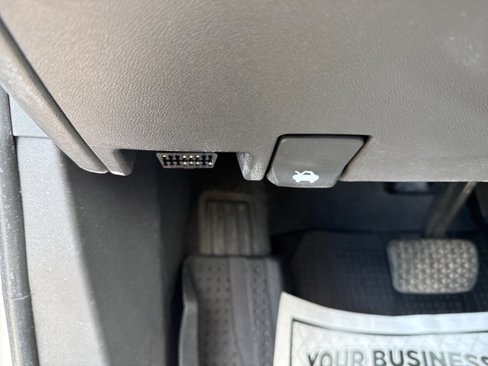 Used 2021 Chevrolet Equinox LS w/ LS Convenience Package image 24