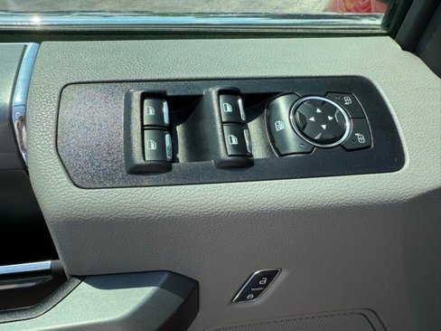Used 2018 Ford F150 XLT w/ Equipment Group 302A Luxury image 9