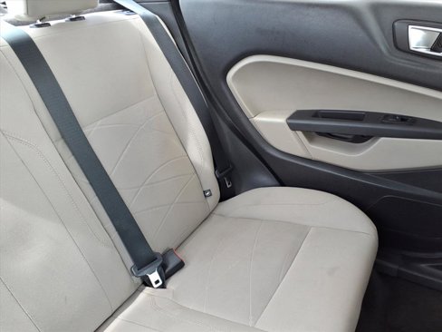 Used 2014 Ford Fiesta SE image 24