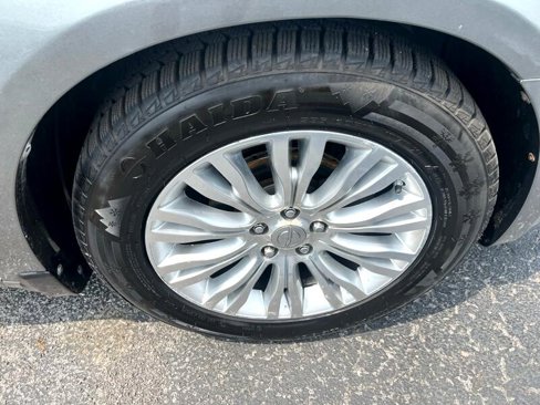 Used 2013 Chrysler 200 Touring image 22