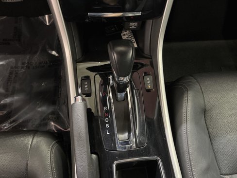 Used 2017 Honda Accord EX-L image 19