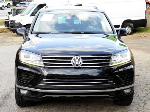 Used 2016 Volkswagen Touareg Sport image 23