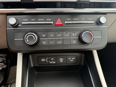 Used 2025 Hyundai Tucson SE image 22
