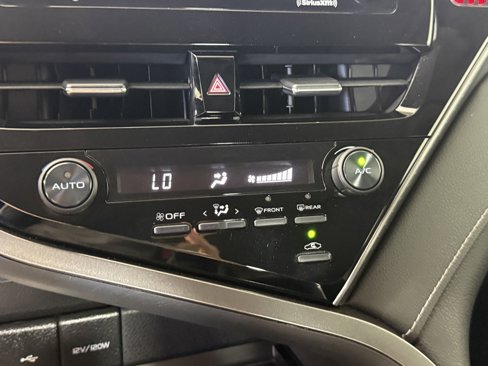 Used 2021 Toyota Camry SE image 21