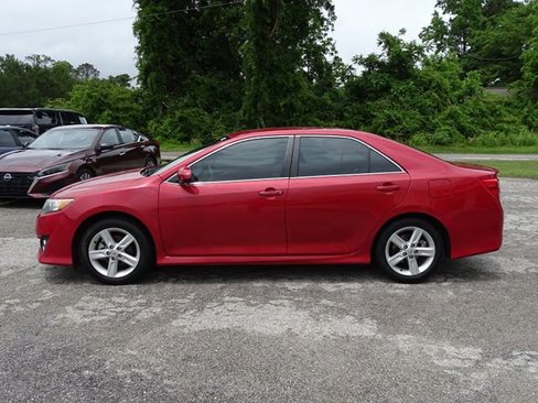 Used 2014 Toyota Camry SE image 5