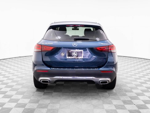 Certified 2021 Mercedes-Benz GLA 250 4MATIC image 4