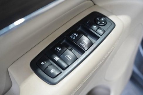 Used 2019 Jeep Grand Cherokee Overland image 10