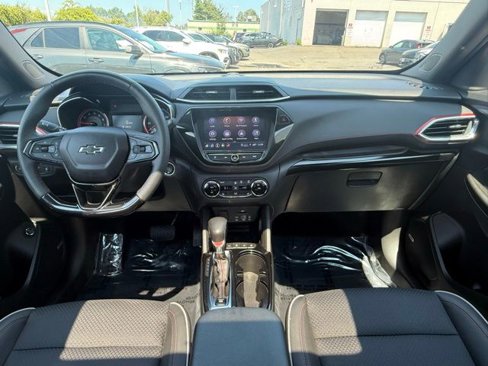 Used 2022 Chevrolet TrailBlazer RS w/ Sun and Liftgate Package image 16