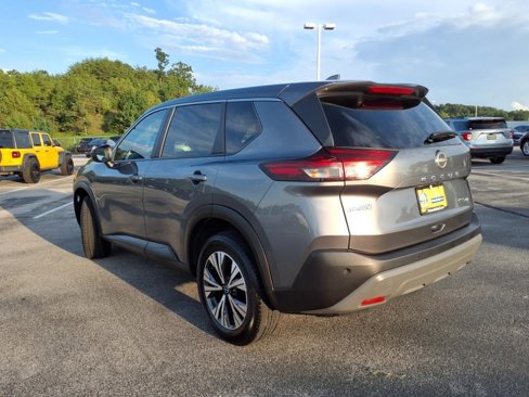 Used 2023 Nissan Rogue SV image 4