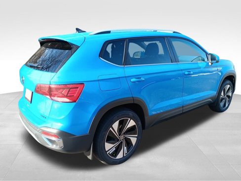 Used 2024 Volkswagen Taos SE image 6