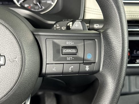 Used 2024 Nissan Rogue SV image 25