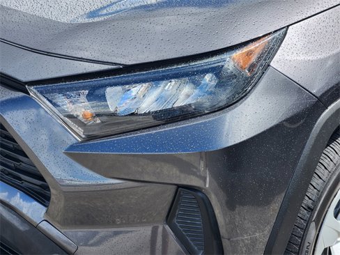 Used 2019 Toyota RAV4 LE image 6