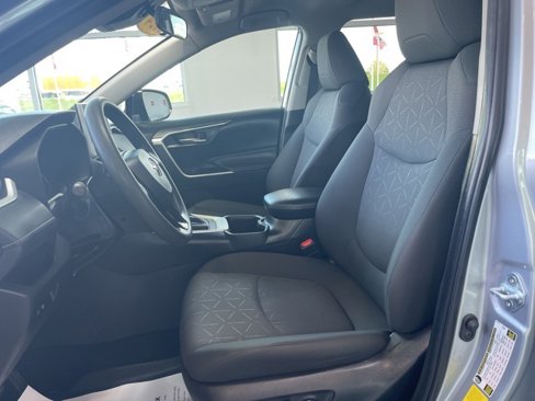Used 2024 Toyota RAV4 XLE image 17