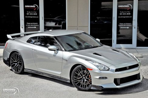 Used 2024 Nissan GT-R Premium w/ Floor Mat Package image 3