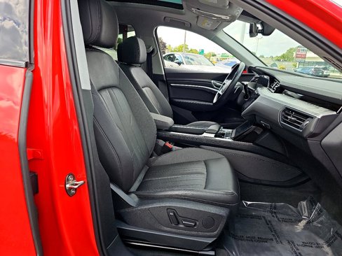 Used 2021 Audi e-tron Premium w/ Black Optic Package image 47