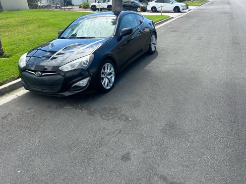 Used 2014 Hyundai Genesis 2.0T image 1