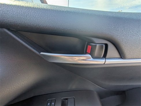 Used 2023 Toyota Camry SE image 32
