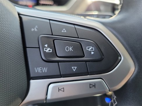 Used 2022 Volkswagen Tiguan SE image 11