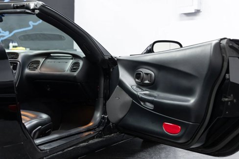 Used 1999 Chevrolet Corvette Coupe w/ Roof Pkg image 23