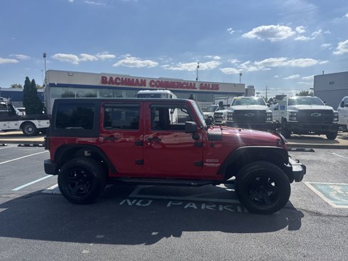 Used 2010 Jeep Wrangler Unlimited Sport image 2