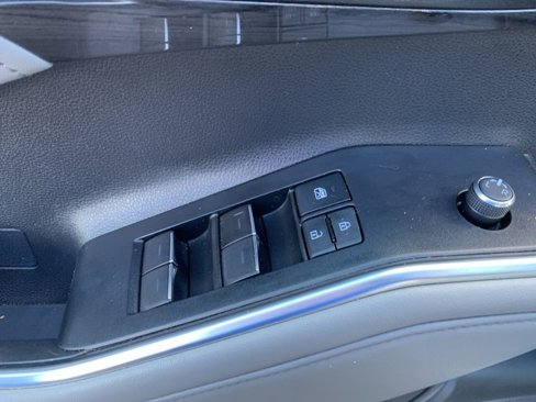 Used 2021 Toyota Highlander Limited image 14