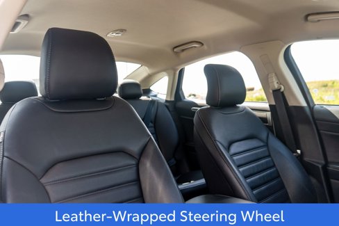 Used 2017 Ford Fusion SE w/ Fusion SE Technology Package image 12